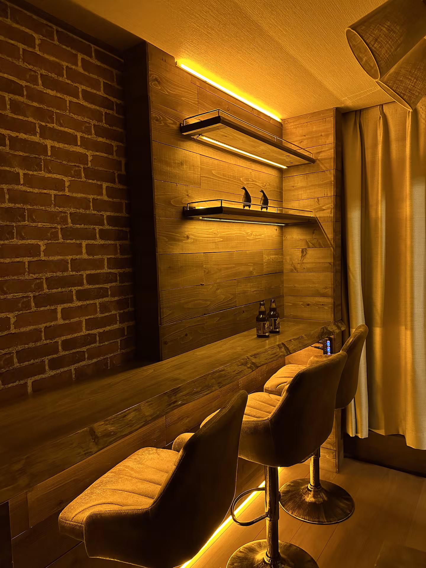 Bar counter